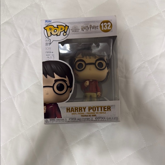 Funko Pop Harry Potter in Red and Black - Picture 1 of 1